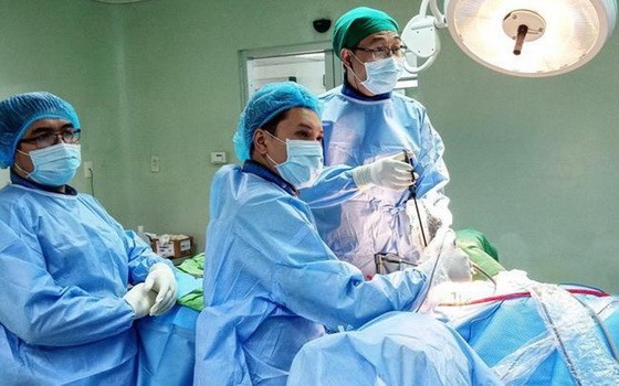 手術隊成員。（圖源：院方提供）