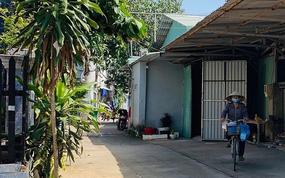 此前在守德郡協平政坊的違章建築工程（現已拆除）。