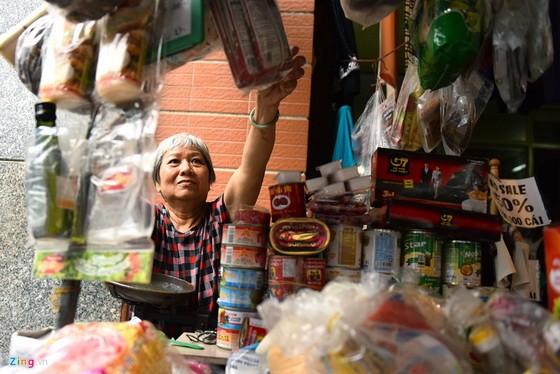 華人婦女陳秀娥。