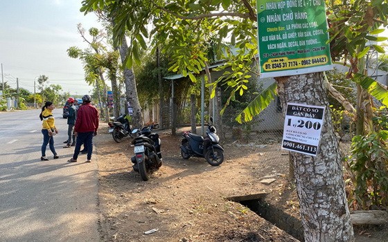 當前，地價熱存泡沫現象。