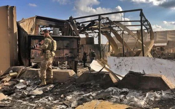 遭火箭彈襲擊的美軍駐伊拉克軍事基地。（圖源：互聯網）
