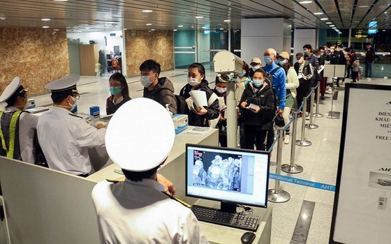 今日零時起暫停所有外籍人士入境。（示意圖源：VOV）