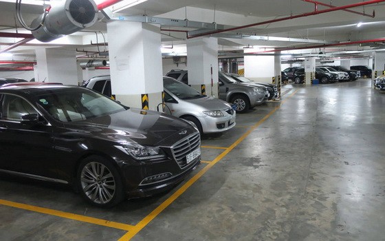 第五郡Everrich Infinity公寓存車場。該公寓居民因須購買存車位，而提出申訴。