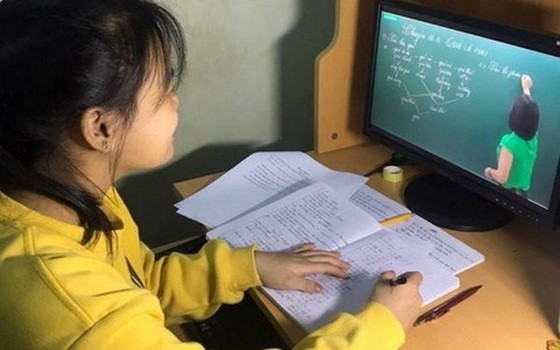 學生在上網課。（圖源：清和）