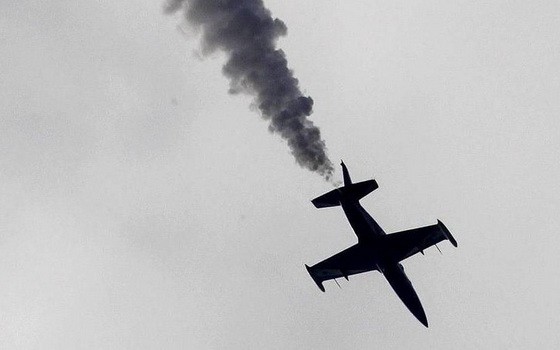 墜毀的俄羅斯 L-39 輕型軍用教練機。（圖源：TASS）