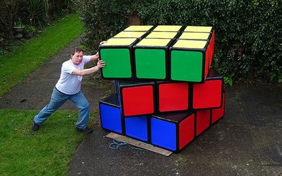 全球最大重達160公斤的扭計骰。（圖源：互聯網）