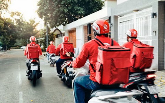 送貨路上的閃送車隊。（圖源：互聯網）