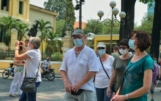 國際遊客觀光市中心街道。（圖源：保平）