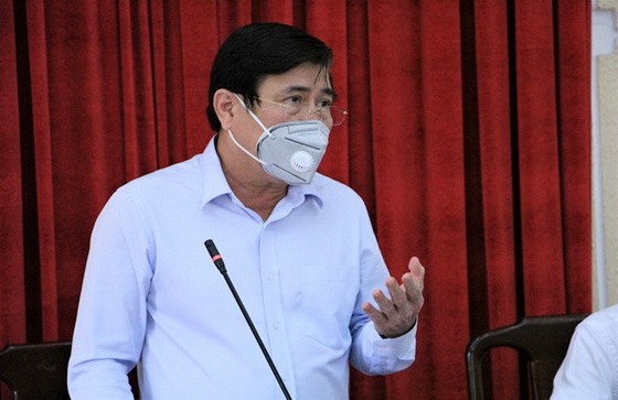 市人委會主席阮成鋒要求各廳、部門首長及郡縣、坊鄉和鎮人委會主席促進透過第3級和4級在線公共服務來受理卷宗。（圖源：仕東）