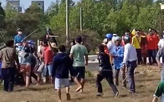 互毆現場。（圖源：視頻截圖）