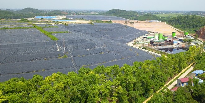 圖為河內南山垃圾填埋場。