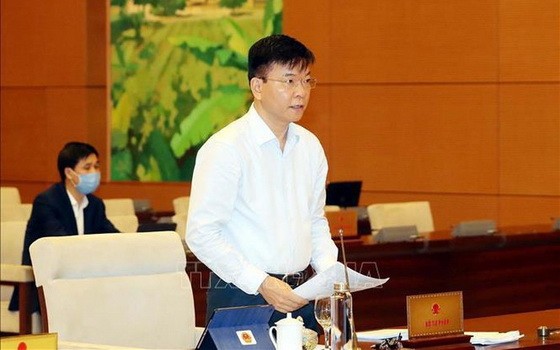 司法部長黎成隆會上報告。（圖源：越通社）