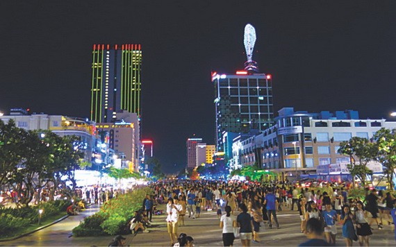 璀璨的阮惠步行街。