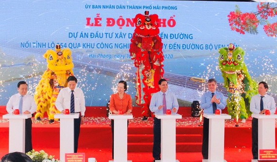 圖為354號省路與建瑞縣團舍鄉沿海陸路的道路投建項目動土儀式。（圖源：黃松）