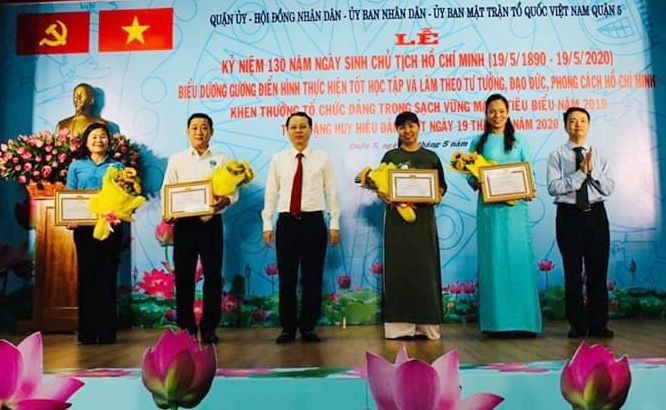 第五、第十一郡多位華人與單位獲表彰 ảnh 1