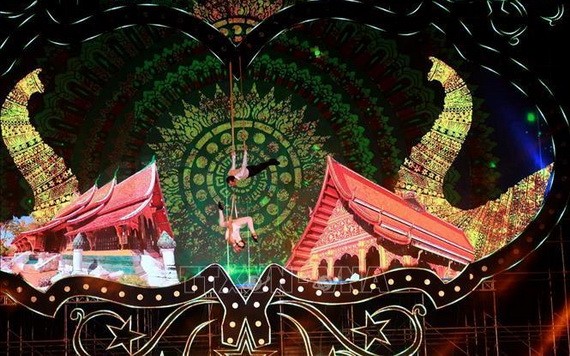 圖為2019年下龍國際馬戲嘉年華一項受歡迎的表演節目。（圖源：越通社）