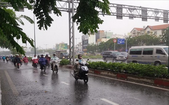 自本月26日起，因受比目前強勁的西南季風的影響，南部將頻現風和雨，預報雨季即將來臨。（圖源：秋莊）