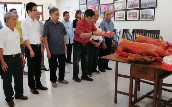 何氏宗祠理事長何冠忠列席主祭。