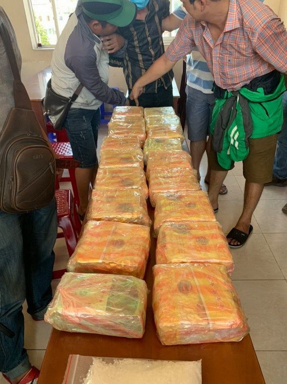 本市公安力量早前破獲一起特大販毒案，繳獲50塊海洛因磚、35公斤冰毒及其他顆粒毒品。