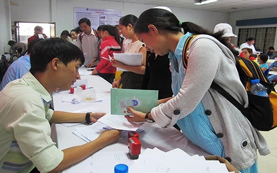 受新冠肺炎疫情的影響，近5個月來，本市勞動市場似乎停滯，各家企業的人力需求銳降。（示意圖源：秋莊）