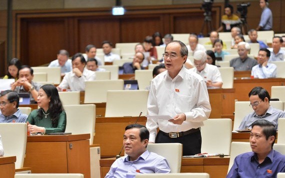 市委書記阮善仁會上致詞。(圖源:英芳)
