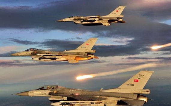 土耳其14日晚對伊拉克北部多地的庫爾德工人黨武裝發動了代號為“鷹爪行動”的軍事行動。（圖源：互聯網）