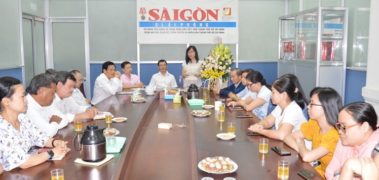 團結一致辦好本報服務讀者 ảnh 1