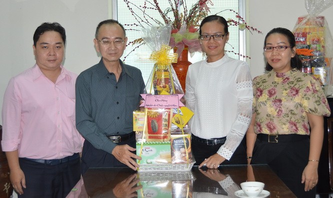 值越南革命報刊日 95 週年 多個政府機關、單位前來祝賀 ảnh 3 值越南革命報刊日 95 週年 多個政府機關、單位前來祝賀 ảnh 3