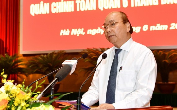 政府總理阮春福出席會議並發表指導意見。(圖源:光孝)
