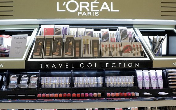 法國化妝品巨頭歐萊雅(L'oreal)宣佈刪去護膚品中“美白”等字眼。(圖源:路透社)
