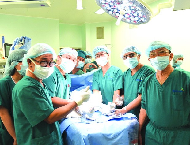 醫學奇跡　連體嬰分離手術成功 ảnh 1