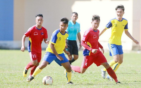 黃文進(左一)被FIFA判罰全球禁賽5年。(圖源:楊秋)