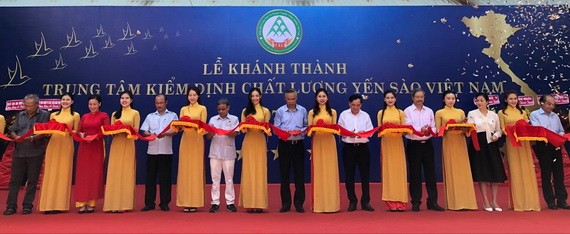 越南燕窩檢驗中心落成儀式。