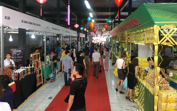 2020年消費需求刺激計劃被視為向來最大規模的商業促進計劃,共有近500家企業參加,在650個展位售賣數千種商品。