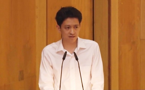 新加坡總理李顯龍的侄子李繩武。（圖源：視頻截圖）