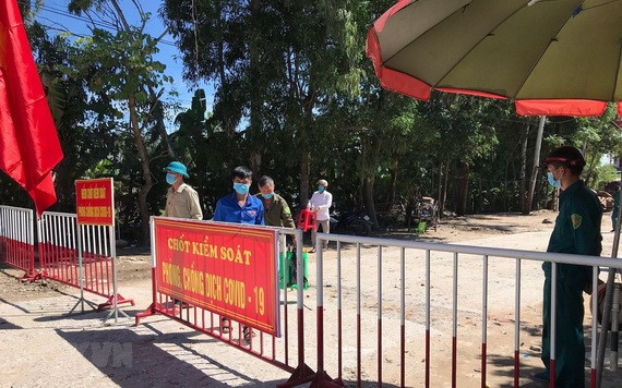 圖為清化省兆山縣壽強鄉所設的一個新冠肺炎檢疫站。（圖源：越通社）
