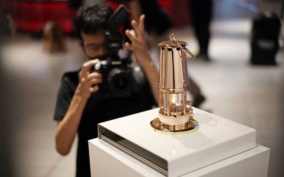 東奧聖火將對外展出至少兩個月。（圖源：AP）