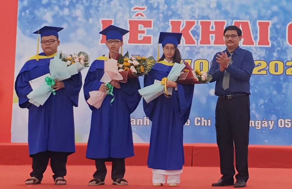 本市各所學校舉行開學典禮 ảnh 3