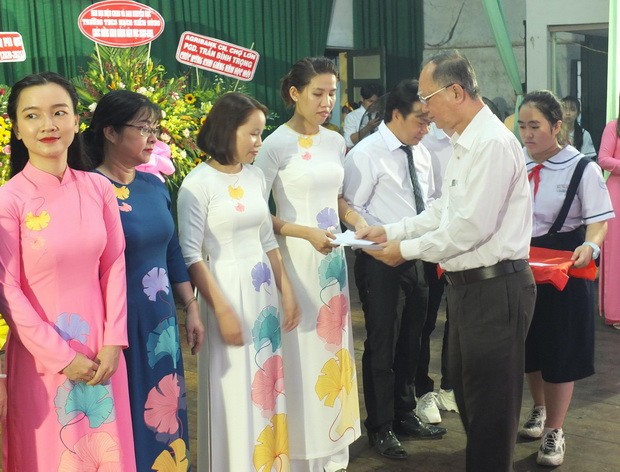 本市各所學校舉行開學典禮 ảnh 2