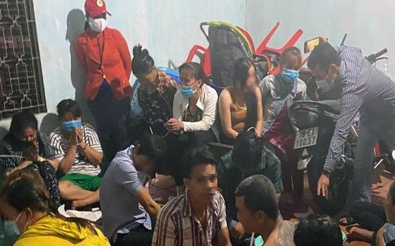 被當場抓獲的賭徒。（圖源：警方提供）