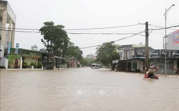 太原市新盛坊通往太原大學的多條街道一片汪洋。
