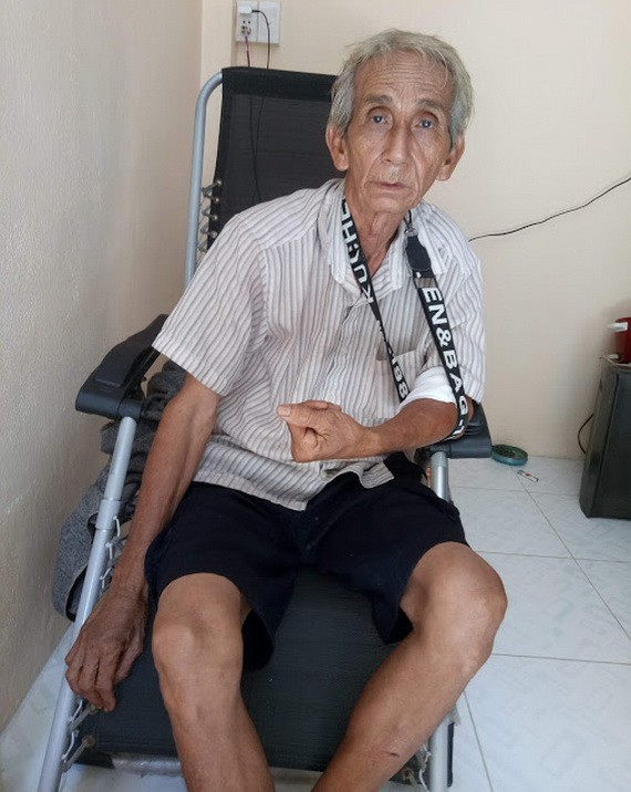 馮蘇蝦正等錢動手術。