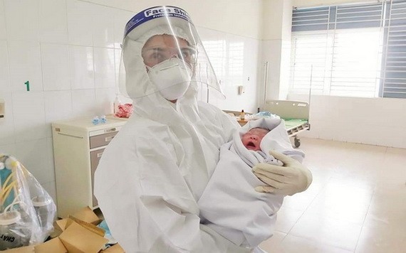 體重逾3.8公斤的男寶寶順利問世。（圖源：院方提供）