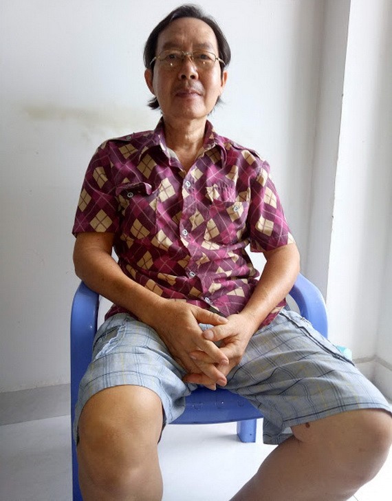 馮金強右邊身還虛弱無力。