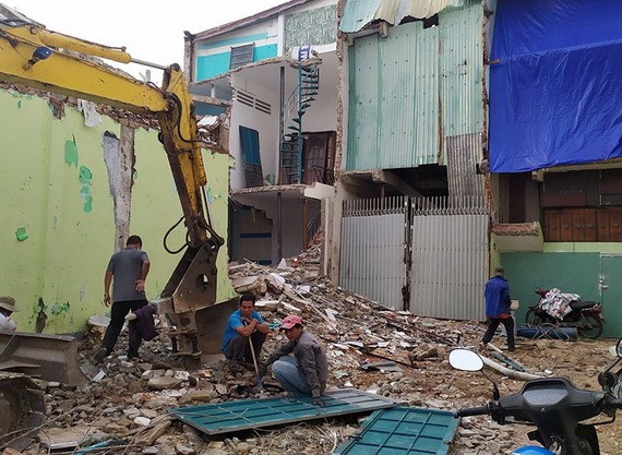 新平郡長征街民戶拆遷以將場地移交給地鐵2號線項目。