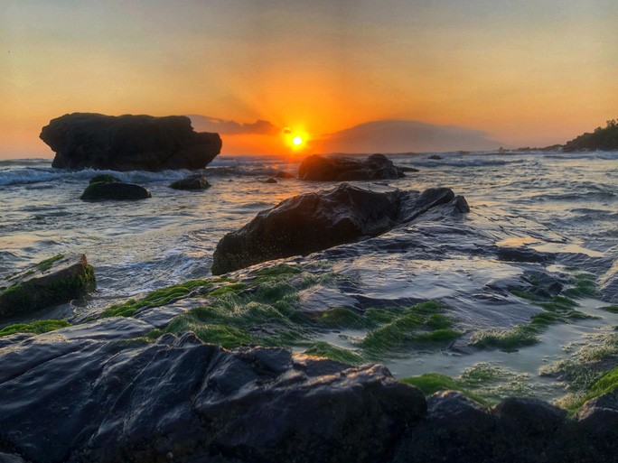 南烏石灘青苔美景 ảnh 1