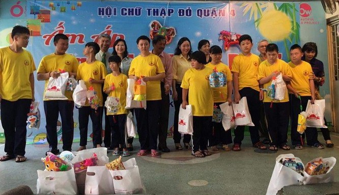 “Sunshine Food”贈送愛心中秋月餅 ảnh 1