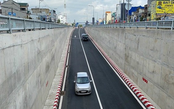 敞開西北通道的安霜交通樞紐在近20年施工後已正式竣工。