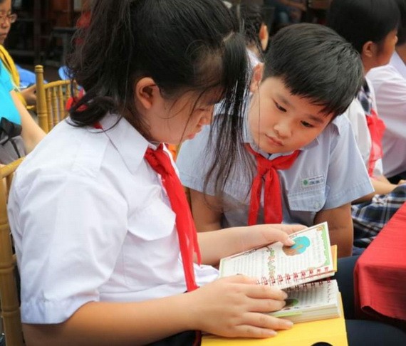 培養小學生熱愛閱讀。