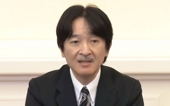 德仁繼位為新天皇之後，「皇弟」秋筱宮成為日本皇室第一順位繼承人。（圖源：視頻截圖）